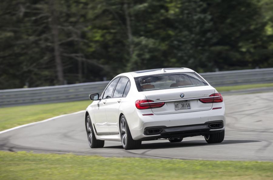  BMW 750i xDrive M Sport (G11) 2016 года  (NA) (фото 42 из 47)
